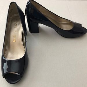 anne klein megan pump